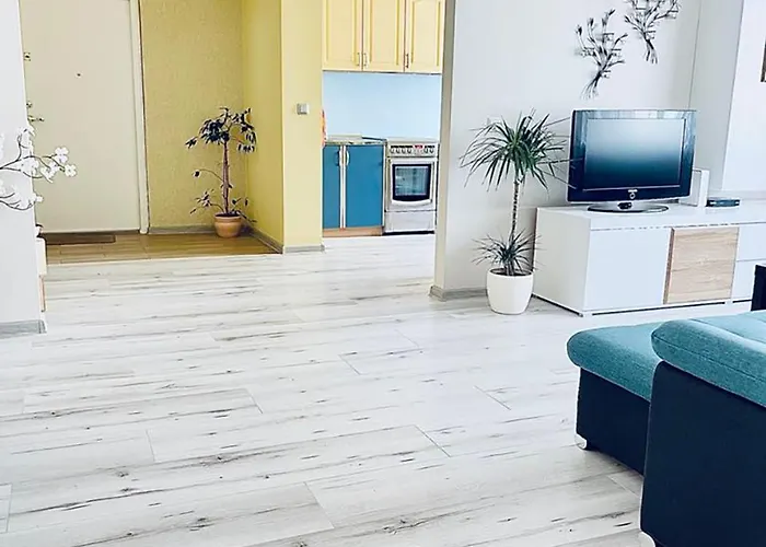 Mai 8 - 2 Bedroom With Sunny Balcony * פארנו