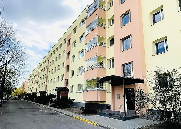 Mai 8 - 2 Bedroom With Sunny Balcony شقة