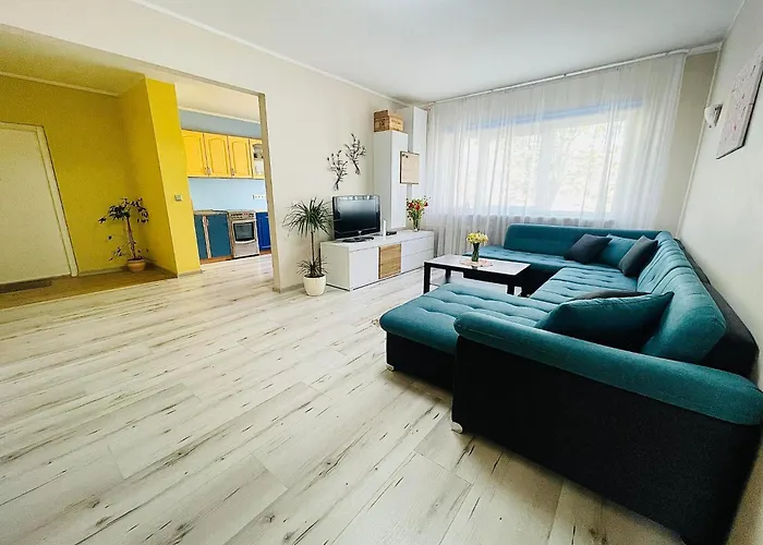 Mai 8 - 2 Bedroom With Sunny Balcony